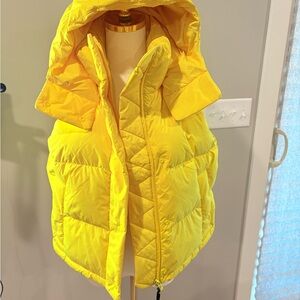 Woman’s Lululemon Athletica Yellow Wunderpuff Cropped Vest